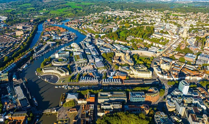 Self-guided Scavenger Hunt App Activity in Bristol