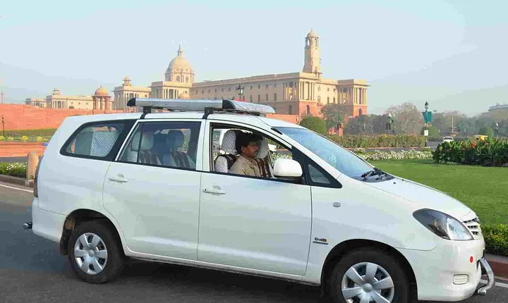 Delhi international Airport to hotel private transfer