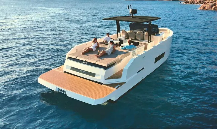 Private 5-Hour Cruise on Brand-New Luxury Yacht in Mykonos (Para Voce)