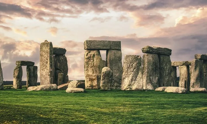 Private Transfer From London To Stonehenge Return Hotel Pickup