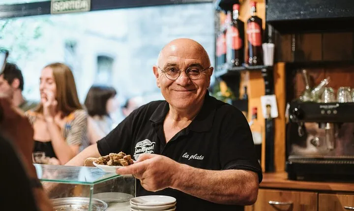 Barcelona Gothic Quarter Tapas & Taverns Food & Wine Tour