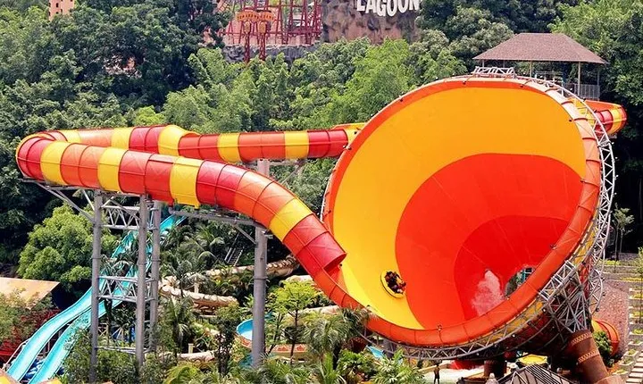 Sunway Lagoon Day Trip with 6 Amusement Park 