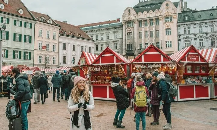 Prague Christmas Markets and Highlights Tour from Vienna 2 days