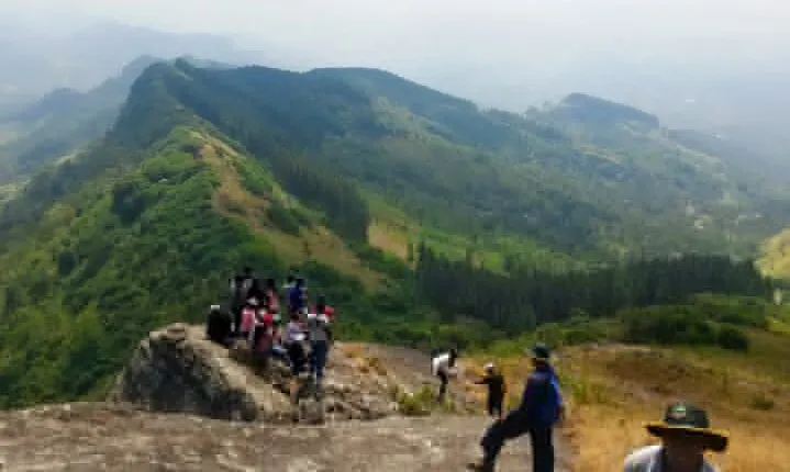 Hanthana Mountain Range Hike from Kandy