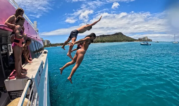 Sunset Boat Cruise: Swim and Cruise Waikiki