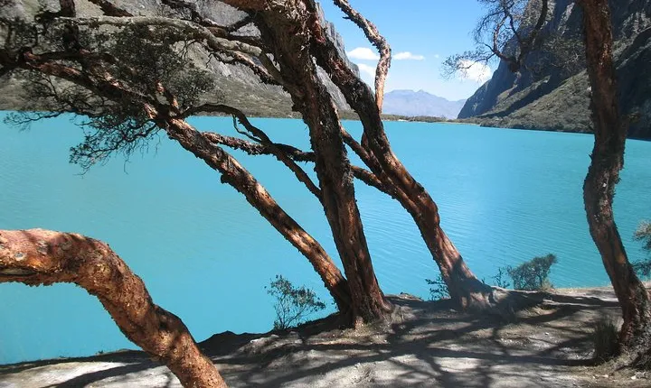 Full-Day Llanganuco Lakes Private Tour from Huaraz
