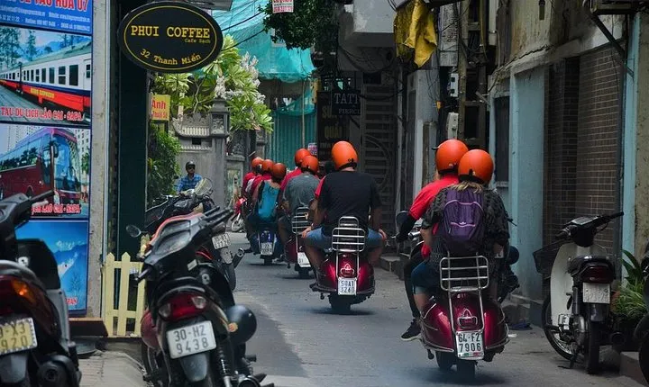 Hanoi Vespa Tours: Hanoi Vintage Vespa Food Tours