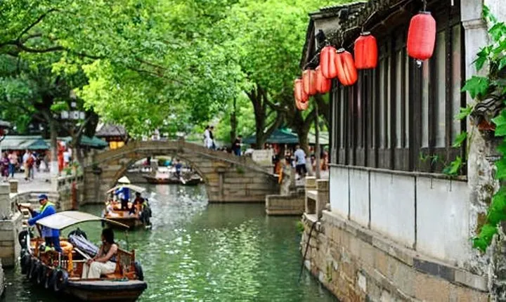Tongli Water Town Self-Guided Tour with Private Transfer from Shanghai