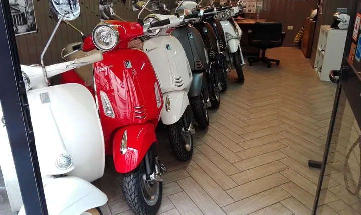 Vespa Rental in Rome 24 hours