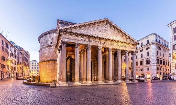 Rome by night semi-private: Spanish step,Trevi fountain, Pantheon, Navona square