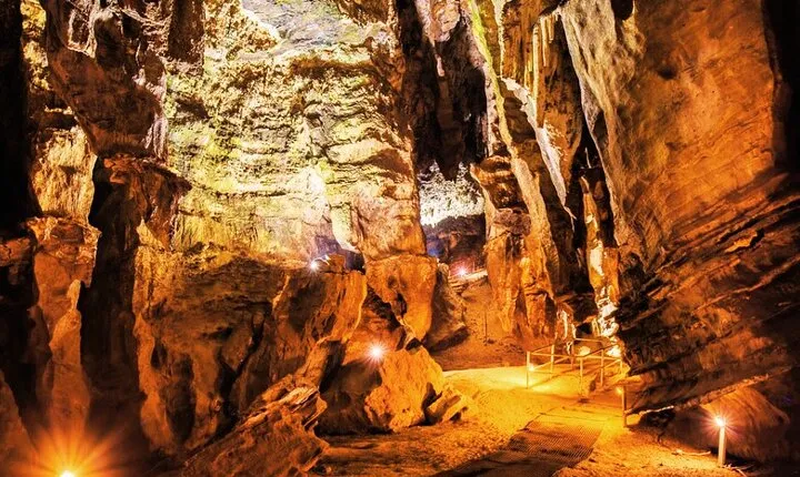 Cradle of Humankind Tour - Sterkfontein Caves with Maropeng Tour