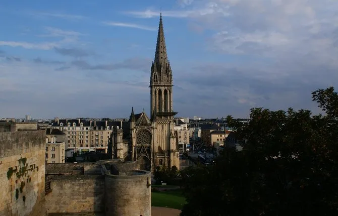 Caen Like a Local: Customized Private Tour