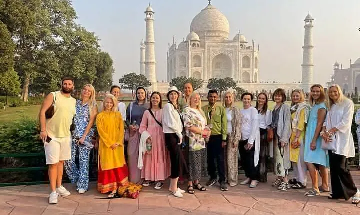 From Delhi : Sunrise Taj Mahal and Agra Fort with Jaipur Transfer