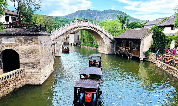 Beijing Gubei Water Town and Great Wall Day Trip