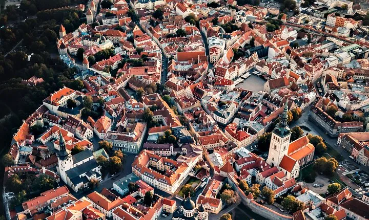 Private Riga Tallin Transfer and Tour