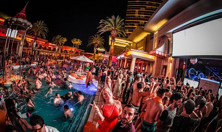 Las Vegas Nightclub VIP Entry with Party Bus