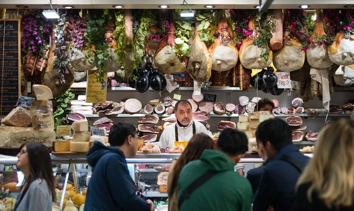 Market Food Tour in Florence + 4 courses lunch Cooking Class