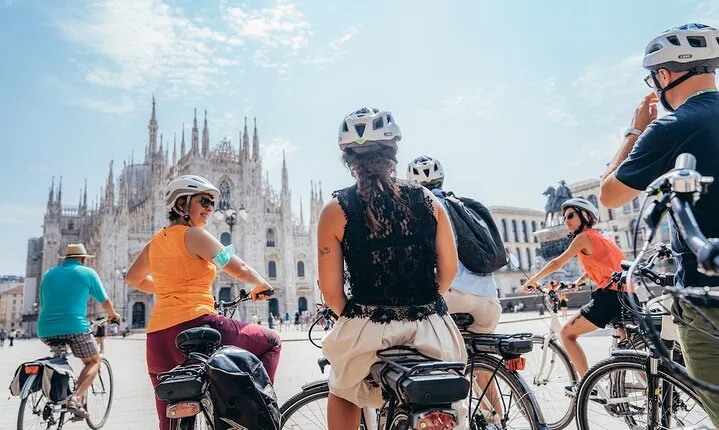 Small-group Milan Highlights e-Bike Tour