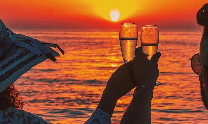 Private Sunset Boat Tour with Prosecco from Sorrento