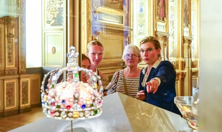 Louvre Museum & Mona Lisa Semi-Private Guided Tour (Max 6 People)