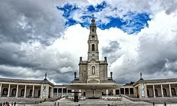 Visit Fatima and Óbidos Private Tour 6 Hours