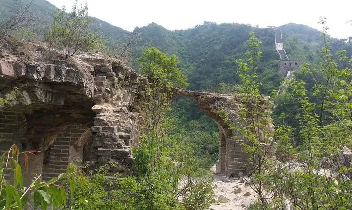 Private Hiking Trip from Jiankou to Mutianyu with English Speaking Driver