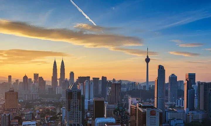 7 Wonders of Kuala Lumpur Private Tour with Twin Towers Ticket
