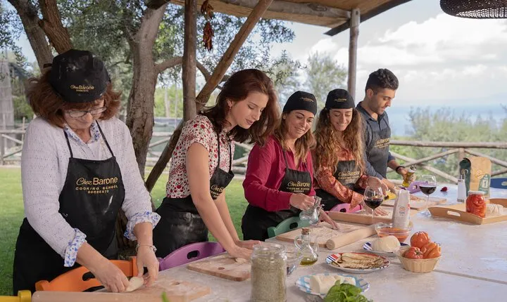 Pasta and Pizza Master Class with Pick Up in Sorrento