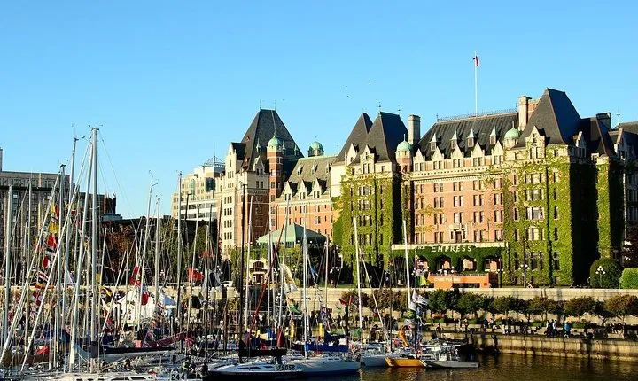 Private Tour: Victoria and Butchart Gardens Day Trip