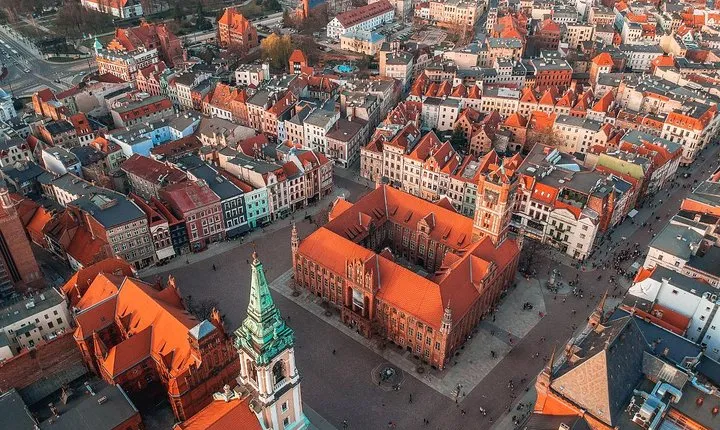 Torun Small Group Tour from Warsaw with Lunch