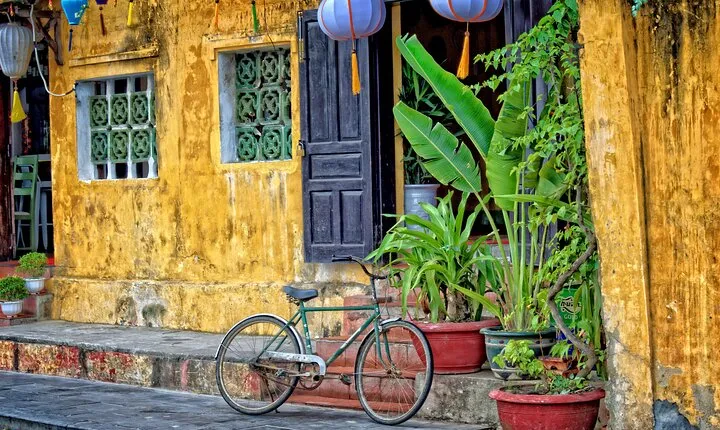 8-Days Glimpse of Vietnam - Ho Chi Minh, Hoi An and Halong Bay