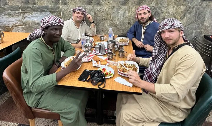 Food tour to traditional Egyptian restaurants from cairo or giza