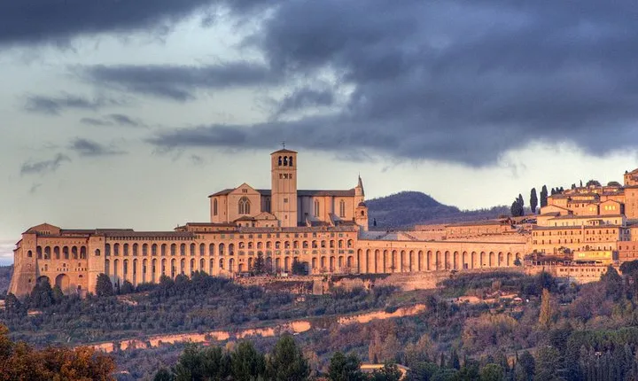 Assisi with Gourmet Lunch&Wine Fullday from Florence