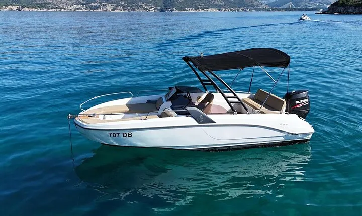 SELF DRIVE speedboat - Beneteau Flyer 6.5