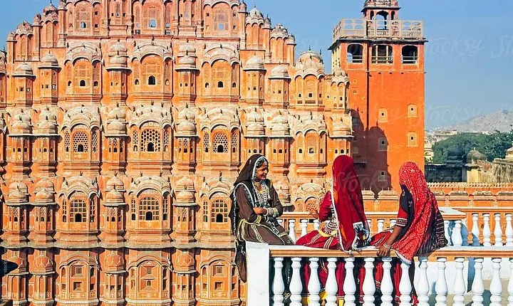 Overnight Private Tour to the Glamorous Pink City of Jaipur 