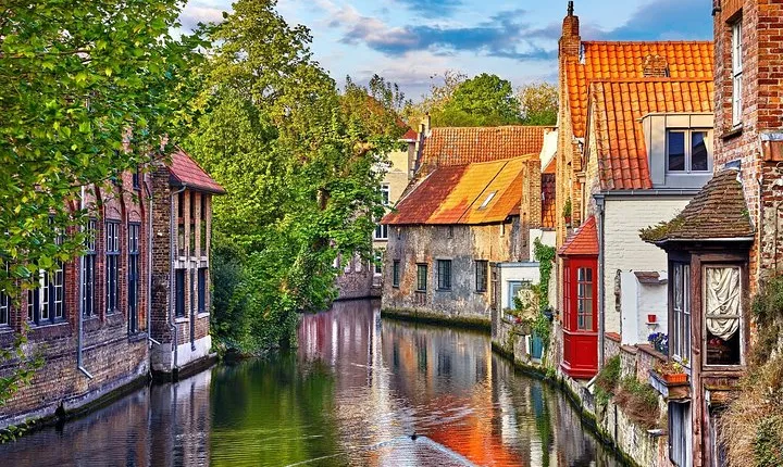 Brussels airport transfer (BRU) <-> from or to Bruges (3 pax sedan)