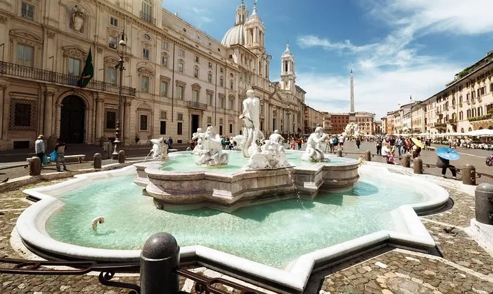 Private Piazzas of Rome Tour with Colosseum & Roman Forum