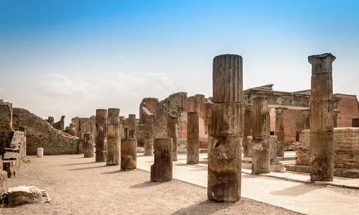 Discover Pompeii Where History Comes Back to Life