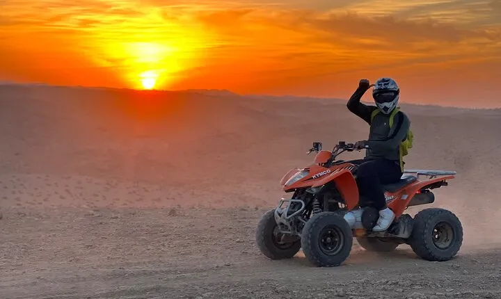 Agafay Desert: Quad Bike, Camel Ride and Dinner Show in Marrakech