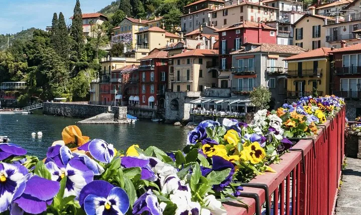 Varenna and Villa Carlotta with aperitif in Villa Monastero