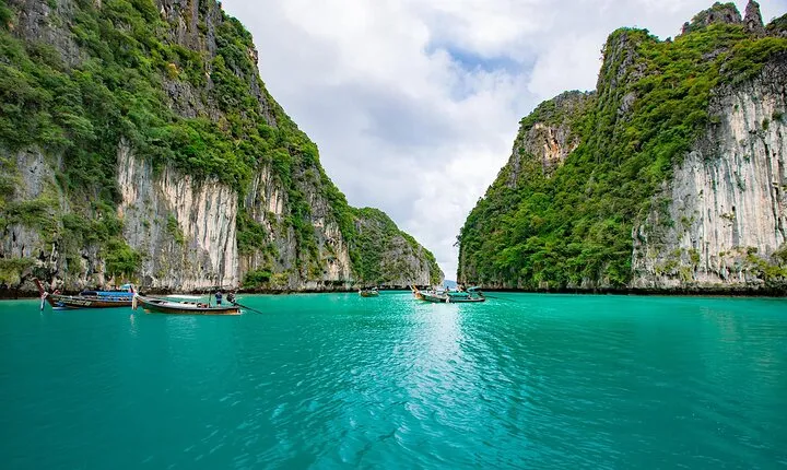 Phi Phi + 4 Islands Avoid the Crowds Tour From Krabi