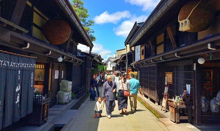 Takayama Local Cuisine, Food & Sake Cultural Tour with Government-Licensed Guide