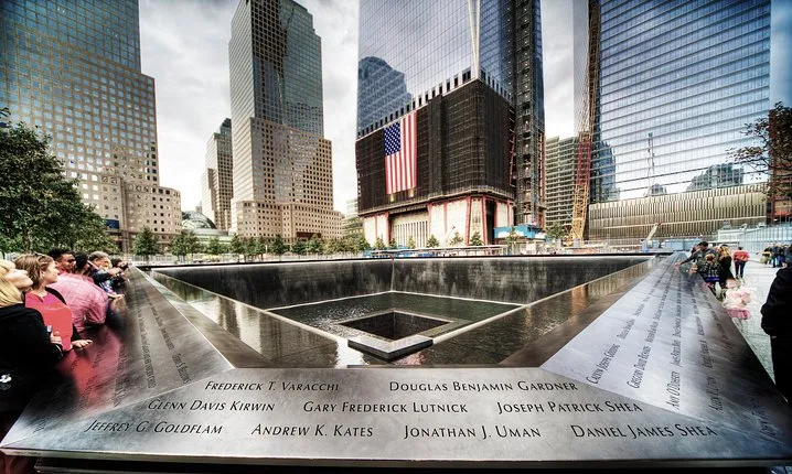 Lower Manhattan & 9/11 Memorial Exclusive Guided Walking Tour