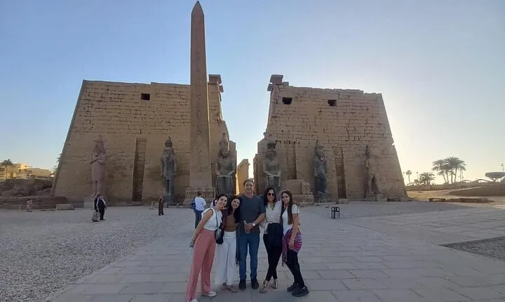 Luxor Private Full-Day Tour: Discover the East and West Banks and Motor Boat
