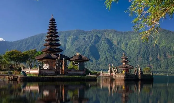 Bali: Bedugul Temple, Banyumala Waterfall, UNESCO Rice Terrace