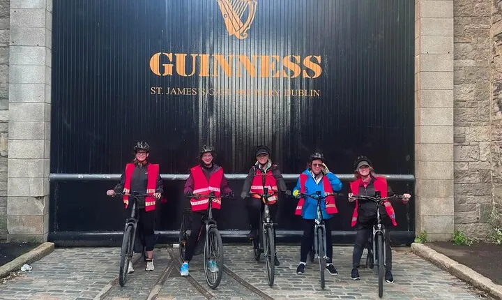 E-Bike & Bike Tour with a Local Guide in Dublin