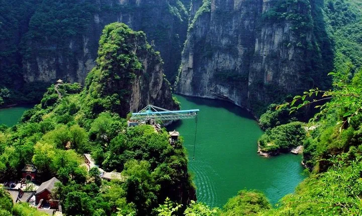 Private Longqingxia Gorge Cruise and Great Wall One Day Tour