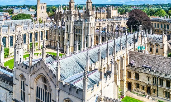 Explore Oxford in 60 minutes with a Local