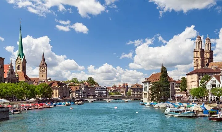 Zürich City Private Walking Tour from Basel