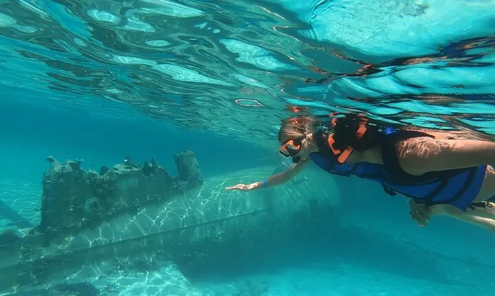 Nassau to Exuma Full-Day Trip Experience 
